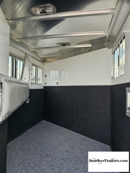 New 2024 Featherlite 2H Slant 24" DR Horse Trailer