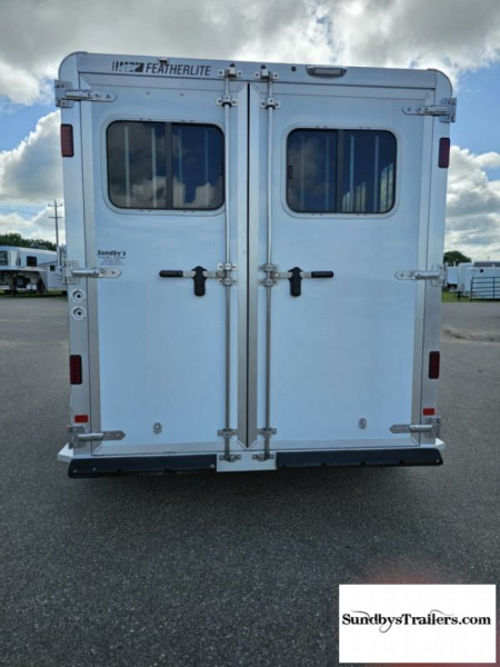New 2024 Featherlite 2H Slant 24" DR Horse Trailer