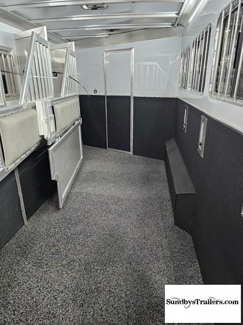 New 2025 Featherlite 4H 15'SW LQ