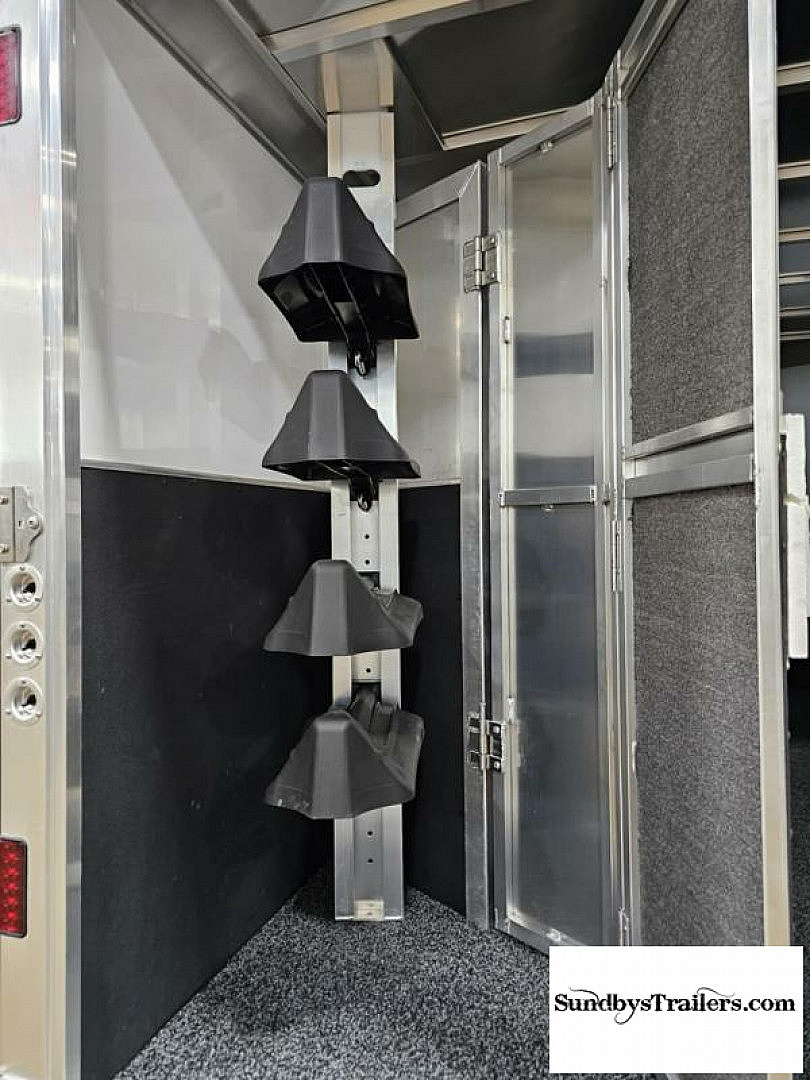 New 2025 Featherlite 4H 15'SW LQ