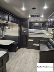 New 2025 Featherlite 4H 15'SW LQ