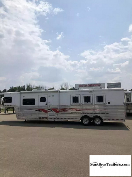 Used 2013 Bloomer Horse Trailer