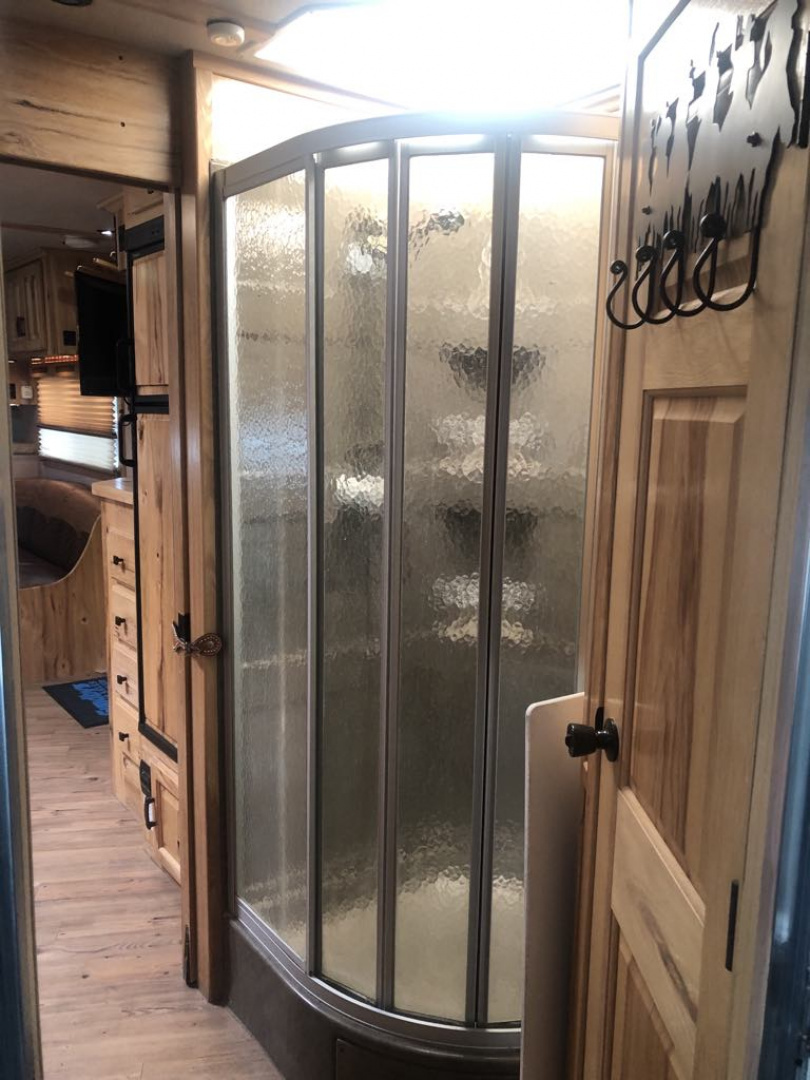 Used 2008 Sundowner 4H 18'SW LQ