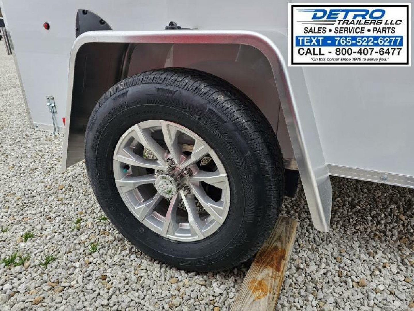 New 2025 Cargo Express EX DLX 5' x 8' 3K Idler Double Rear Door V-nose Enclosed Cargo Trailer