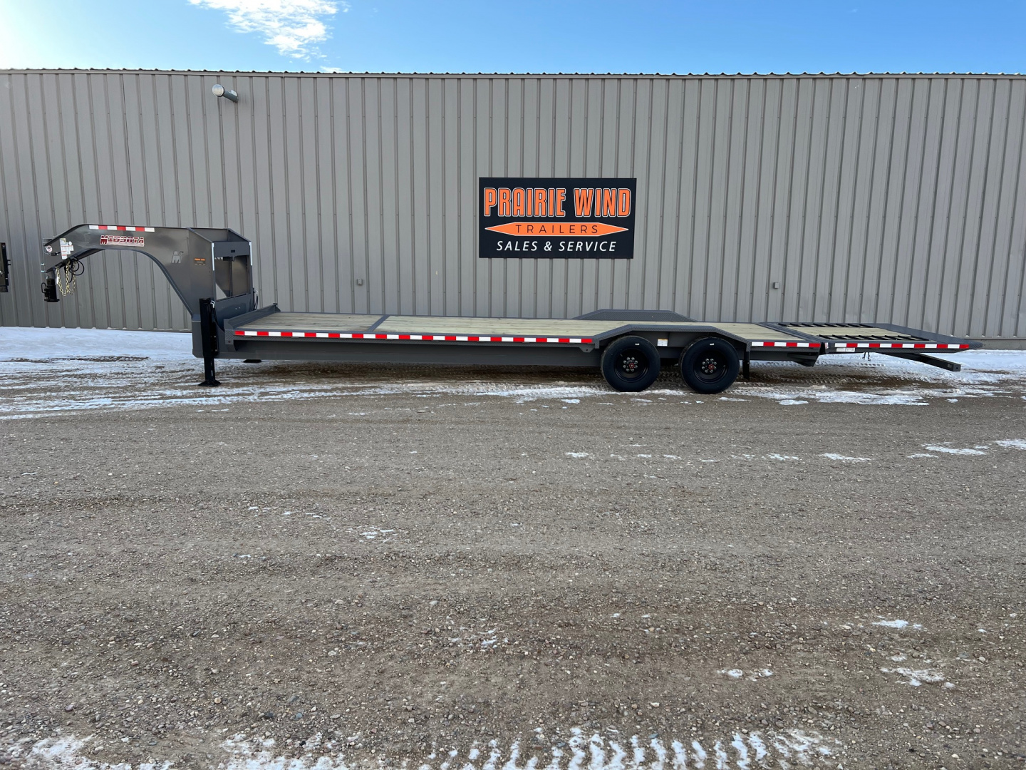 New 2026 Midsota 32' Gooseneck Hydraulic Tail Equipment Trailer