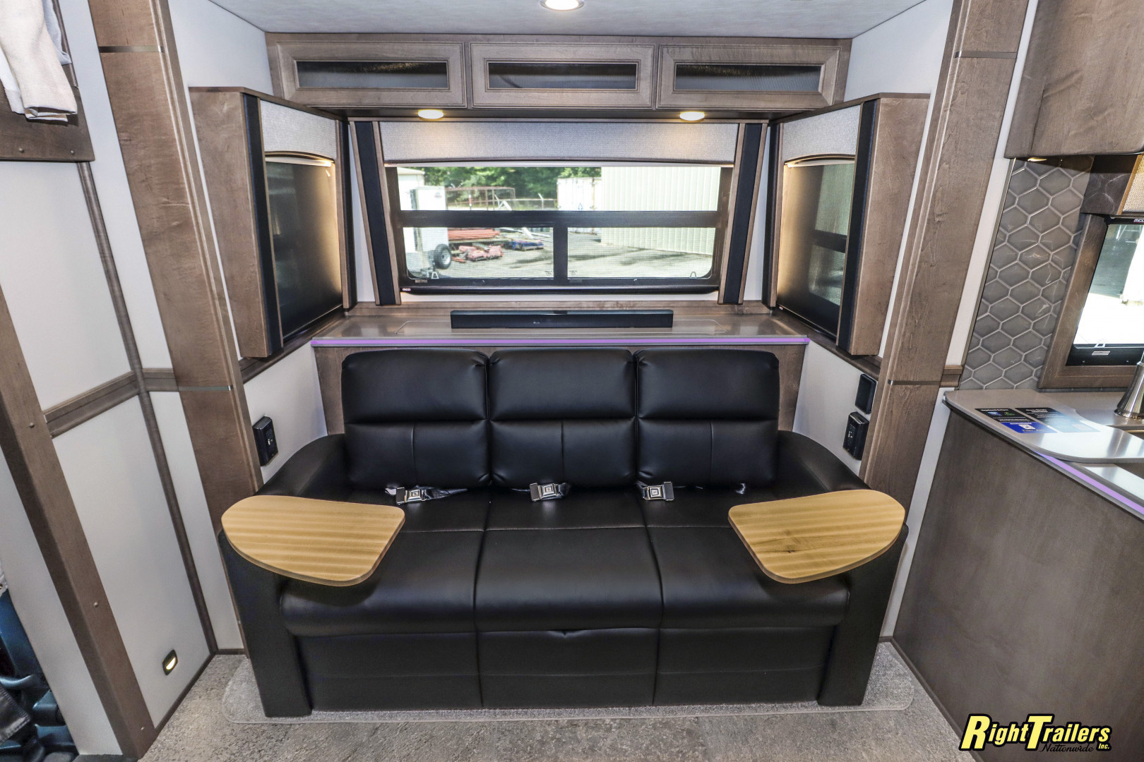 New 2026 Renegade RV Classic 45CME Motorhome with 1.5 Bathrooms