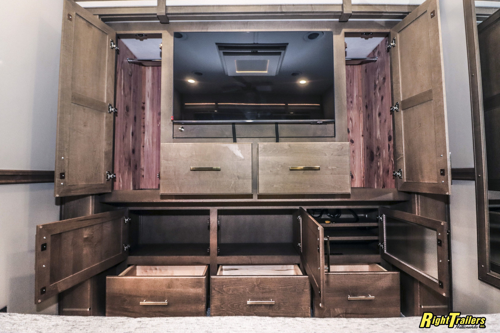 New 2026 Renegade RV Classic 45CME Motorhome with 1.5 Bathrooms