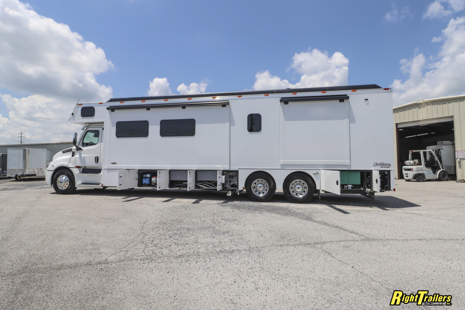 New 2026 Renegade RV Classic 45CME Motorhome with 1.5 Bathrooms