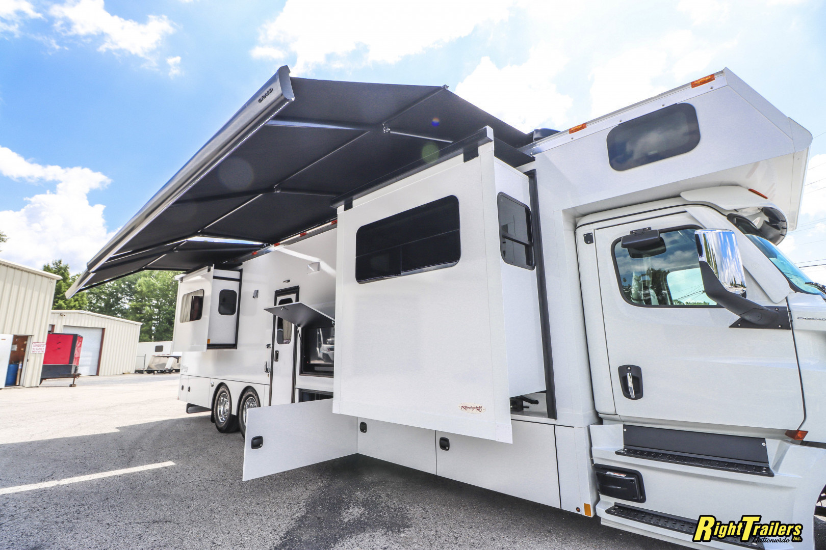 New 2026 Renegade RV Classic 45CME Motorhome with 1.5 Bathrooms