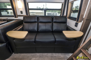 New 2026 Renegade RV Classic 45CME Motorhome with 1.5 Bathrooms