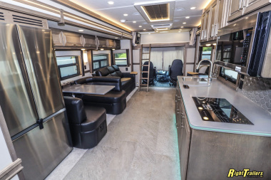 New 2026 Renegade RV Classic 45CME Motorhome with 1.5 Bathrooms