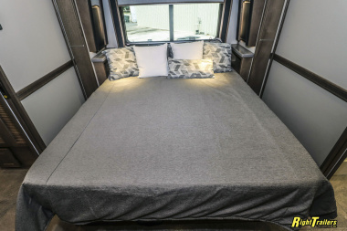 New 2026 Renegade RV Classic 45CME Motorhome with 1.5 Bathrooms