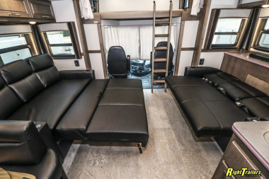 New 2026 Renegade RV Classic 45CME Motorhome with 1.5 Bathrooms