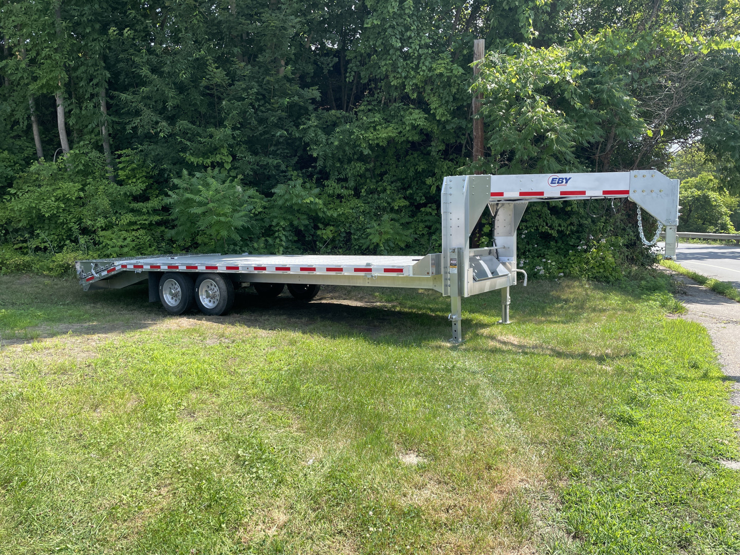 New 2025 EBY Trailers GN16 Deckover Trailer