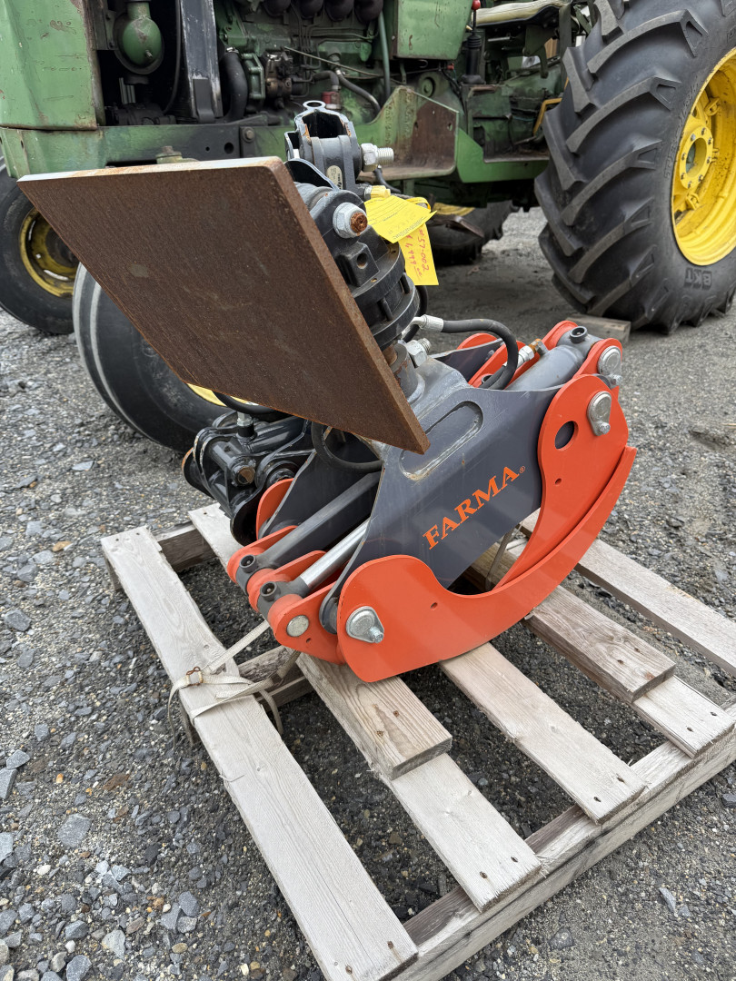 New 2025 Farma 42" GRAPPLE