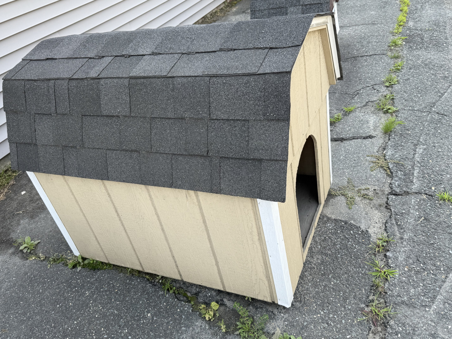 New 2025 Stoltzfus Woodworks LARGE DOG HOUSE