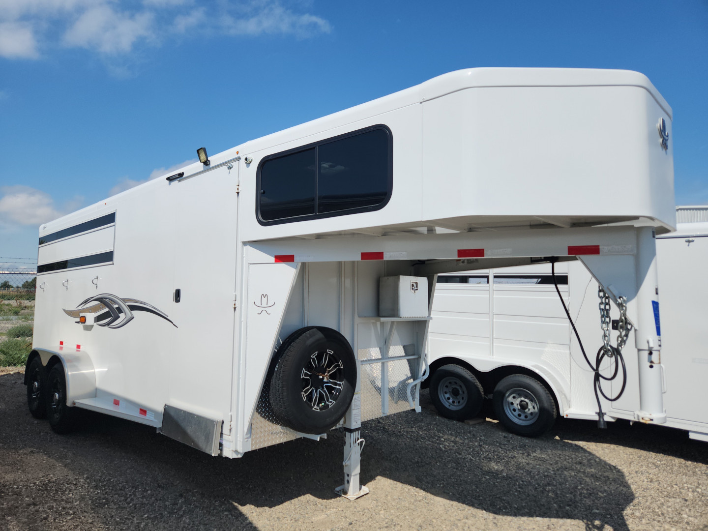 Used 2023 Titan Trailer ROYAL II 3H Stock / Stock Combo Trailer