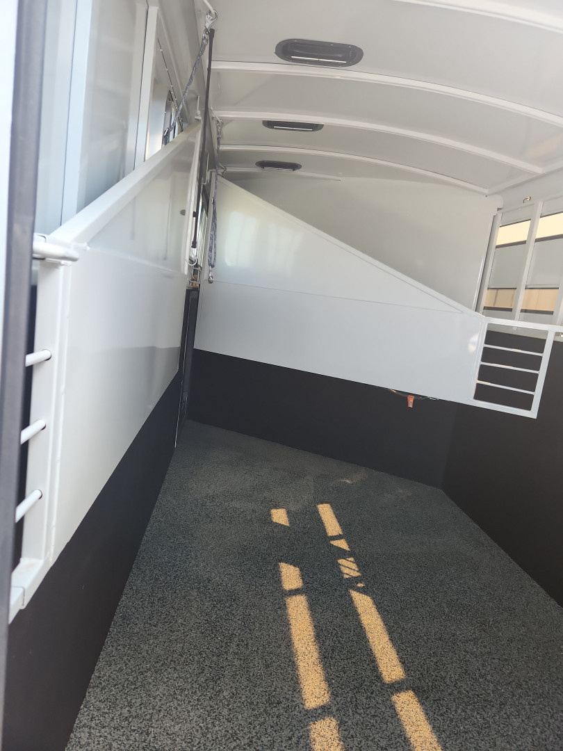 Used 2023 Titan Trailer ROYAL II 3H Stock / Stock Combo Trailer