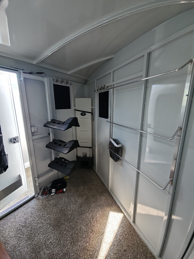 Used 2023 Titan Trailer ROYAL II 3H Stock / Stock Combo Trailer