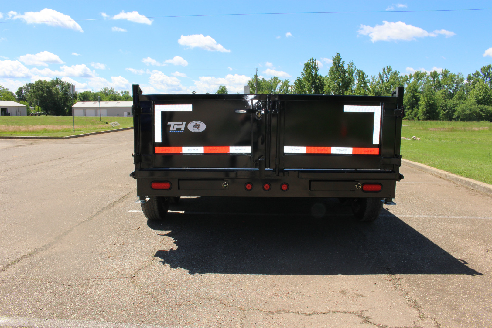 New 2025 Top Hat 14X83 ECONO DUMP 140 Dump Trailer