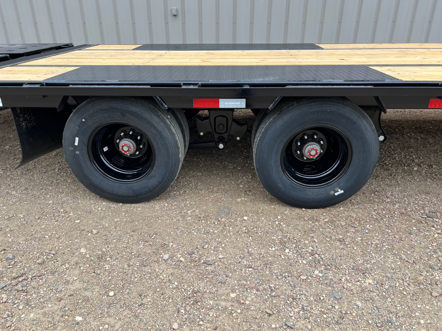 New 2026 PJ Trailers 32 Low Profile LD Tandem Dual Gooseneck Trailer