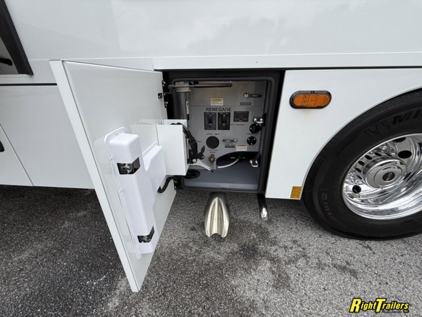 New 2026 Renegade RV Classic 45CBF with 2 Baths