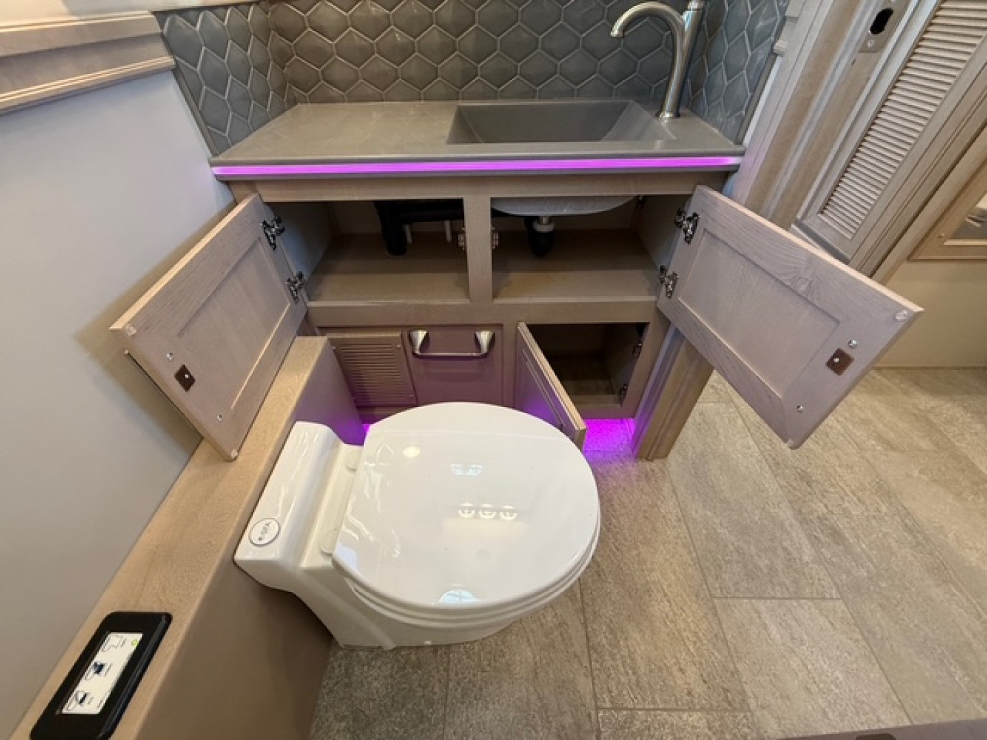 New 2026 Renegade RV Classic 45CBF with 2 Baths