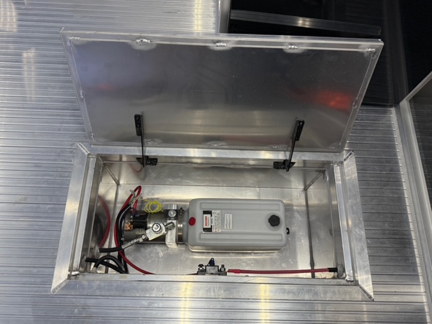 New 2026 inTech Trailers 8.5 x 28 Stacker