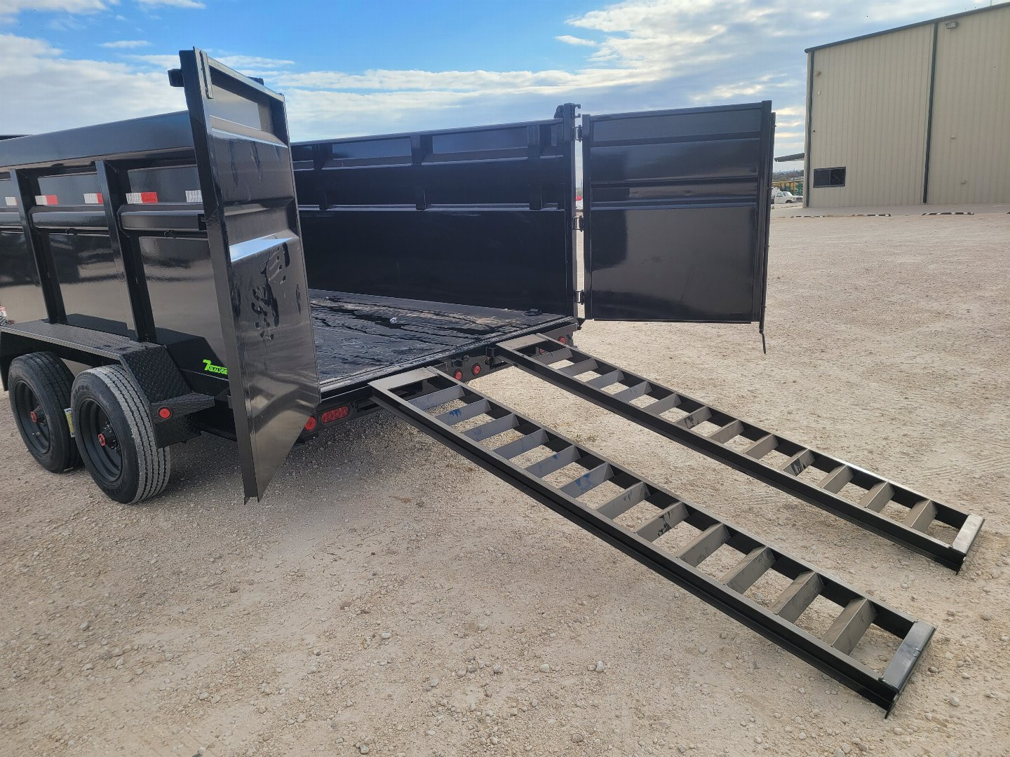 New 2026 Load Trail 16' 20K Gooseneck Dump Trailer w/ 48" Sides/ Hydraulic Jacks