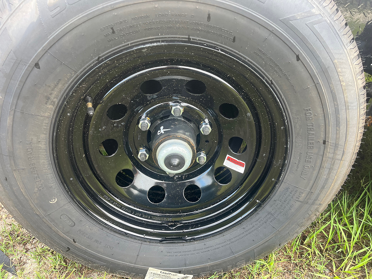 New 2025 Load Trail 83 x 20 10K Tandem Axle Car Hauler, Slide-In Ramps