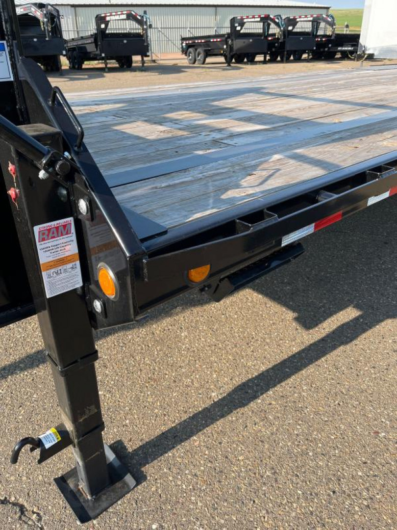 New 2024 PJ Trailers LX 28' Flatbed Trailer 8K Axles