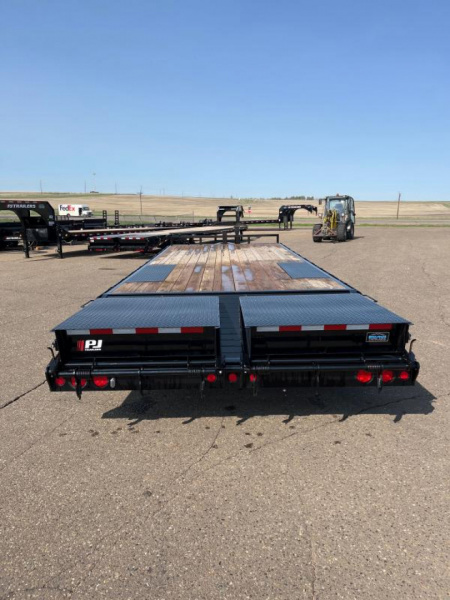 New 2027 PJ Trailers 102" x 24' F8 Flatbed Trailer