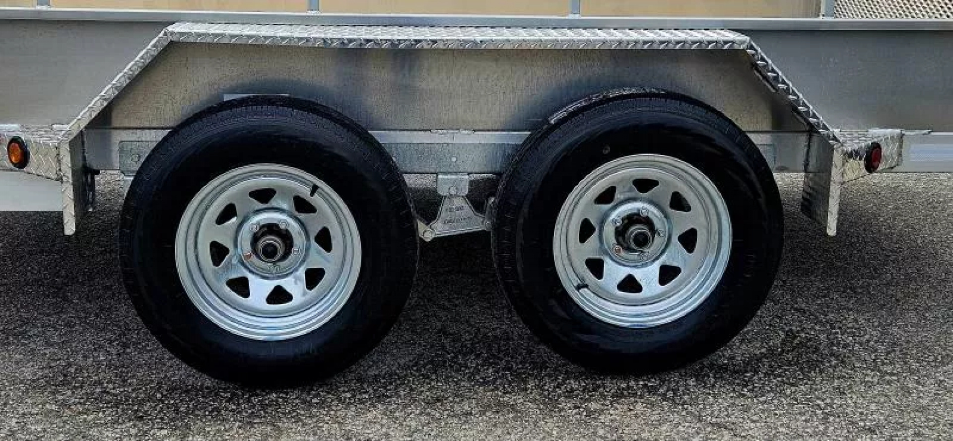 New 6 X 12 TANDEM 3500# AXLE UTILITY 2025 ALUMINUM TRIUMPH BI-FOLD GATE