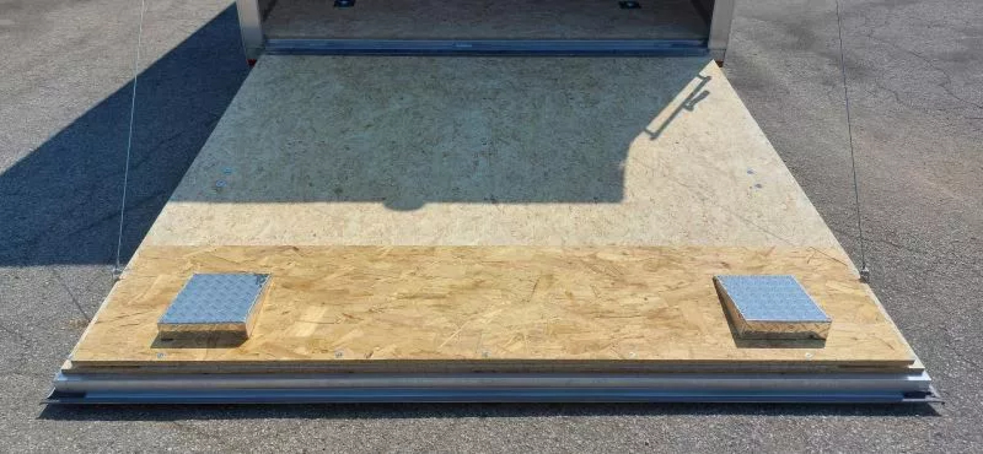New 8'X20' CAR HAULER ENCLOSED 2026 ALL ALUMINUM POLYCOR EXTERIOR 5200# AXLES ALSO AVAILABLE IN WHITE & SILVERFROST