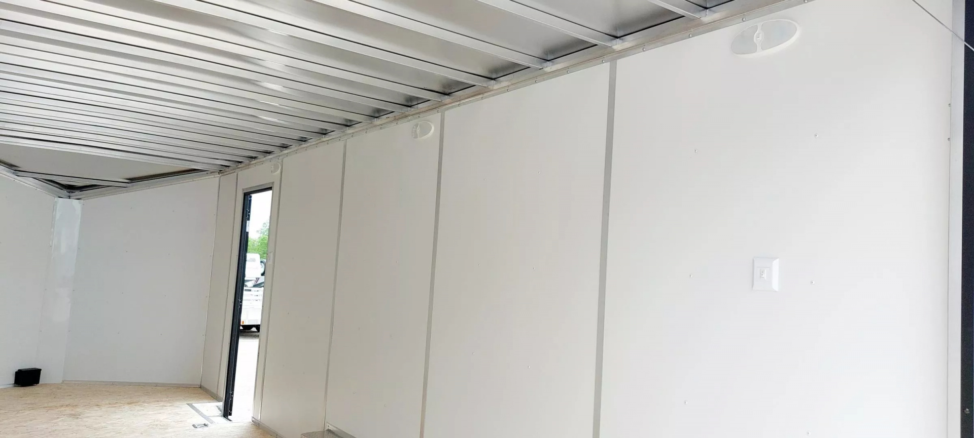 New 8 X 22 CAR HAULER ENCLOSED 5200# AXLES ALL ALUMINUM 2025 LIGHTNING