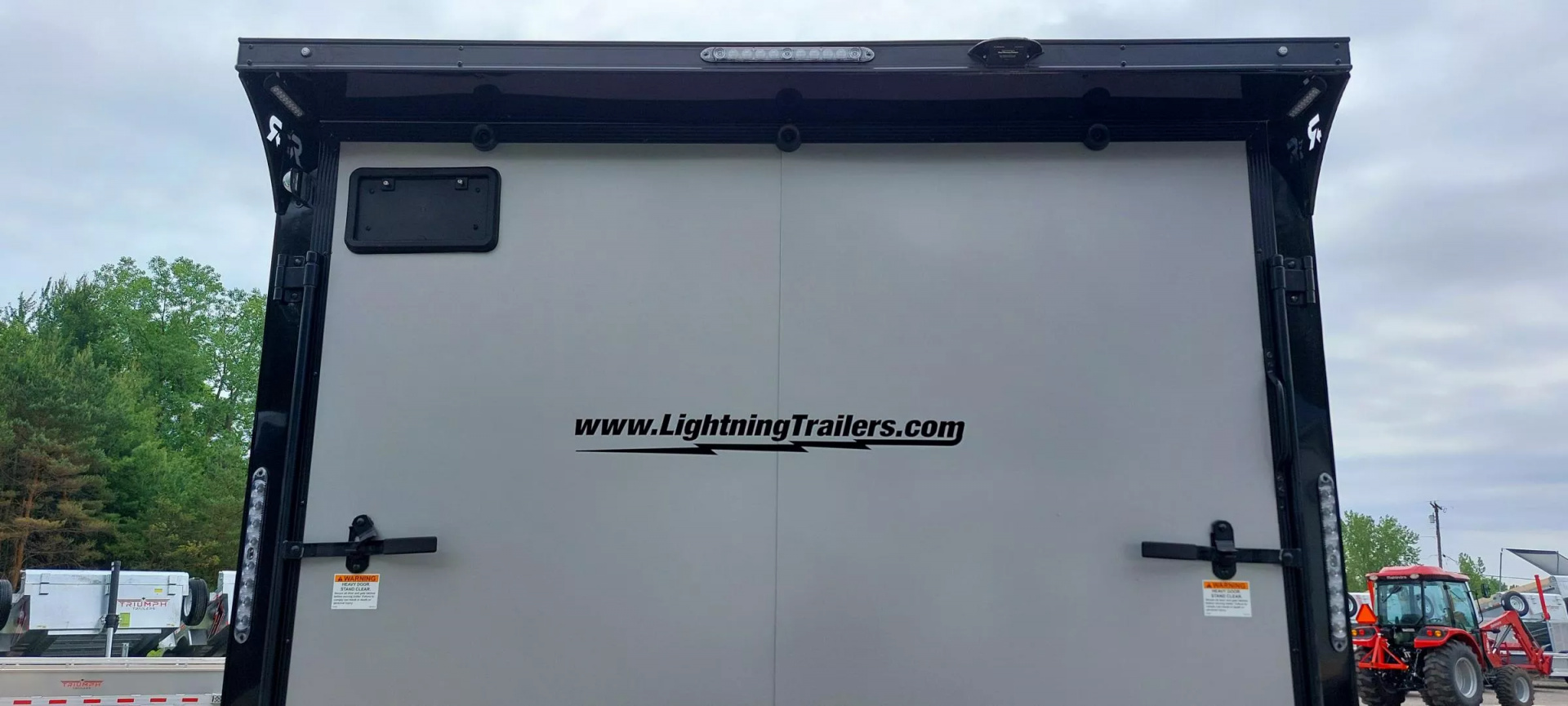 New 8 X 22 CAR HAULER ENCLOSED 5200# AXLES ALL ALUMINUM 2025 LIGHTNING