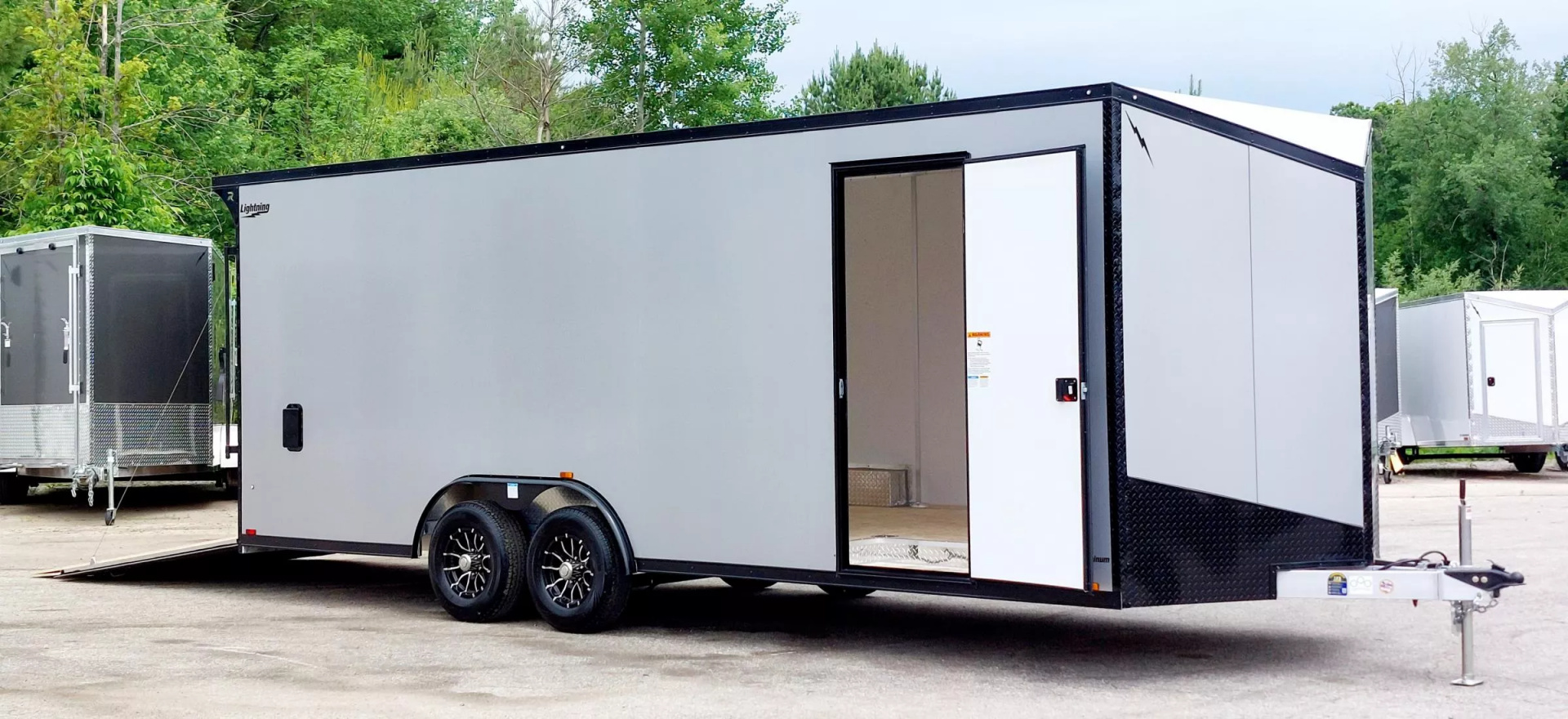 New 8 X 22 CAR HAULER ENCLOSED 5200# AXLES ALL ALUMINUM 2025 LIGHTNING
