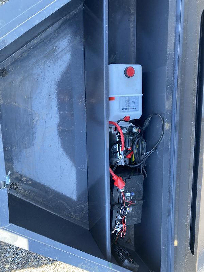 New 2025 Iron Bull DWB14 83x14 Dump Trailer