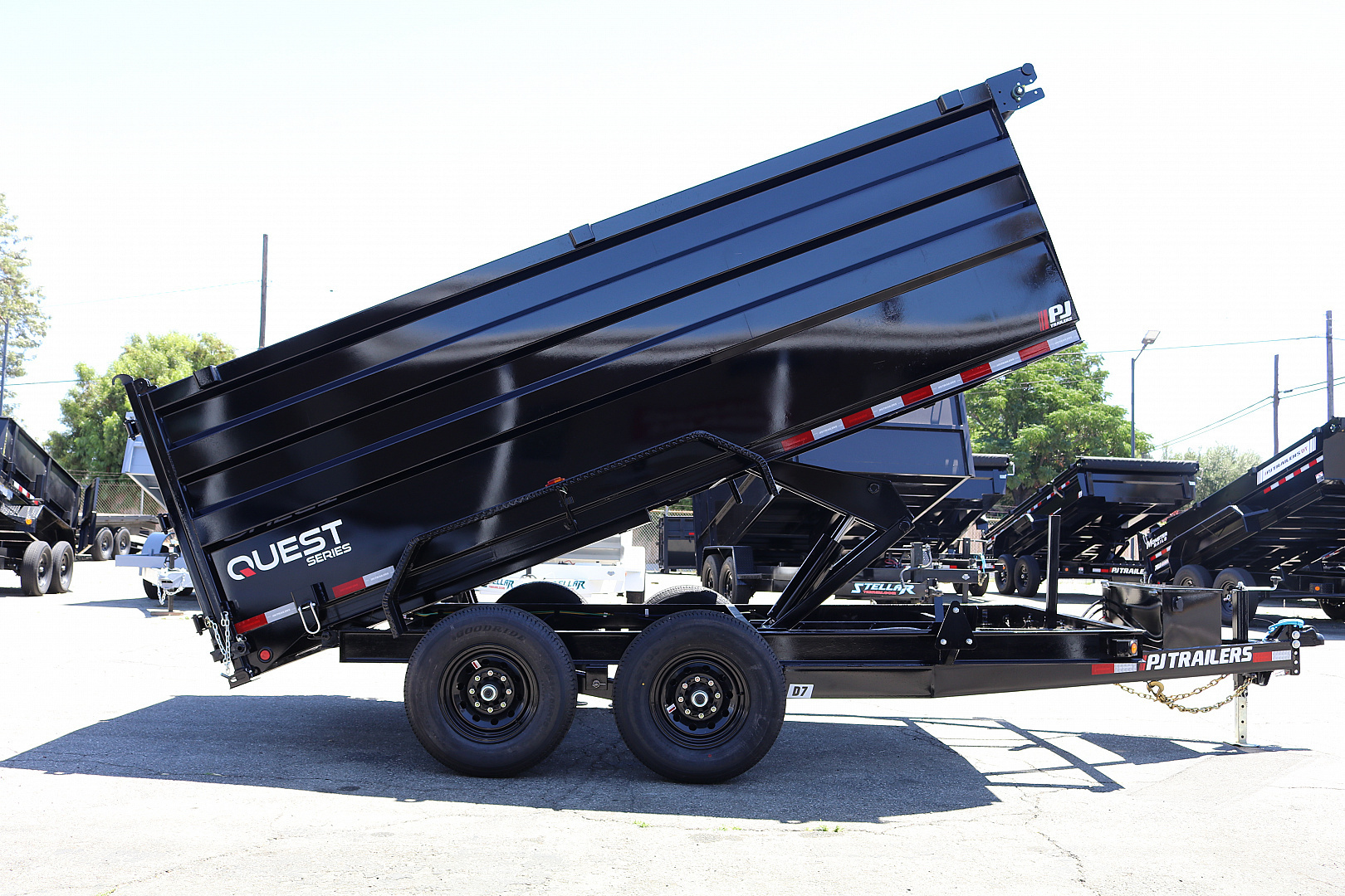 New 2026 PJ Trailers D7142 Dump Trailer