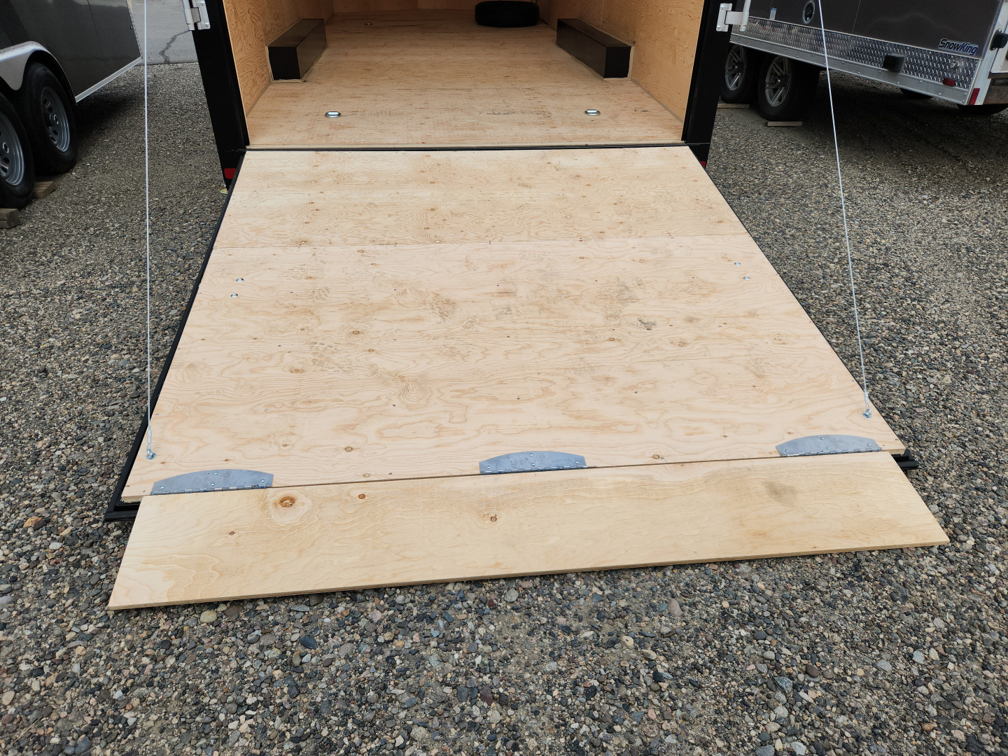 New 2026 Royal Cargo Trailers 8.5 X 20 +V Car Hauler