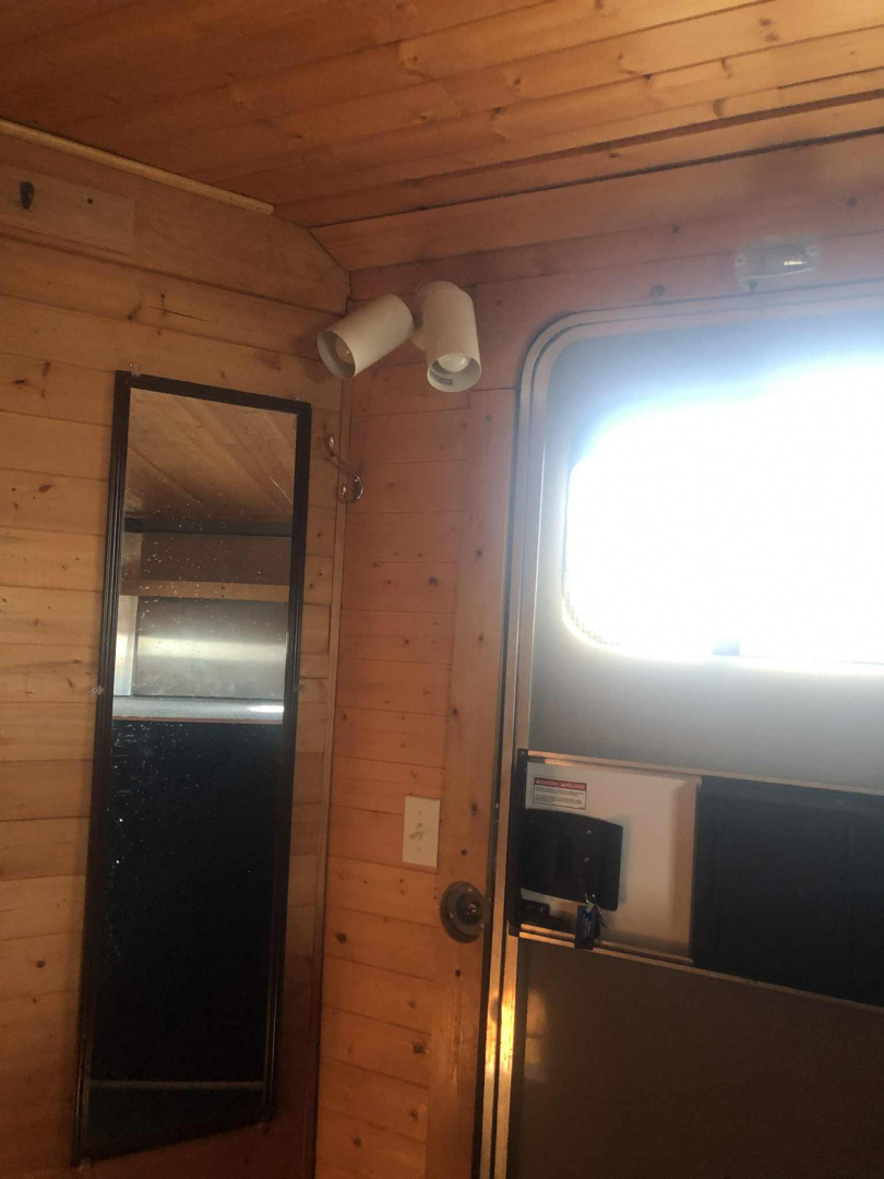 Used 2005 Kiefer 4H Weekender