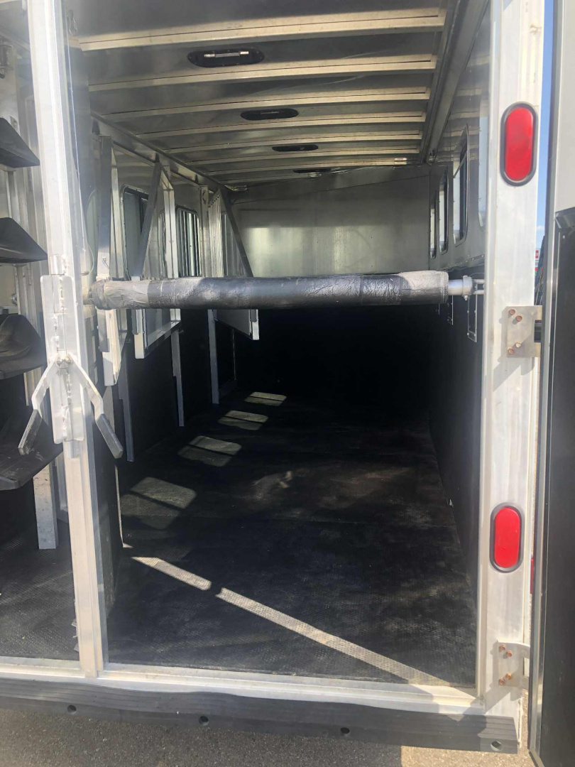 Used 2005 Kiefer 4H Weekender