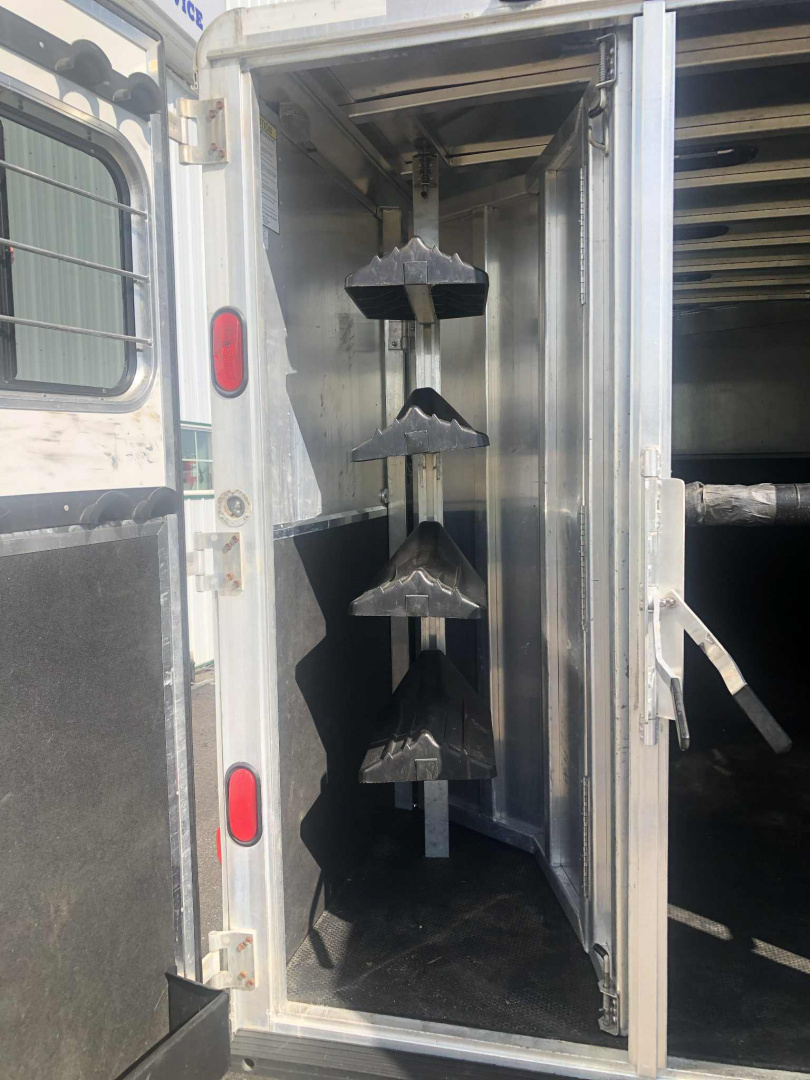 Used 2005 Kiefer 4H Weekender