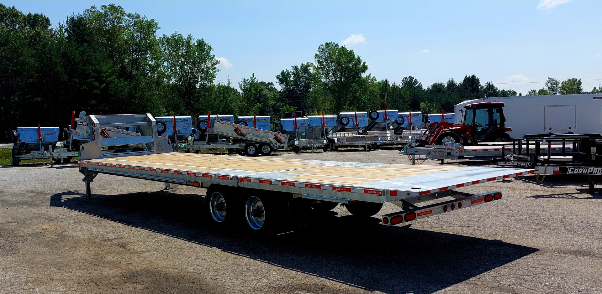 New 102 X 22 + 10 GALVANIZED EQUIPMENT TRLR PWR BEAVERTAIL 2026 TRIUMPH