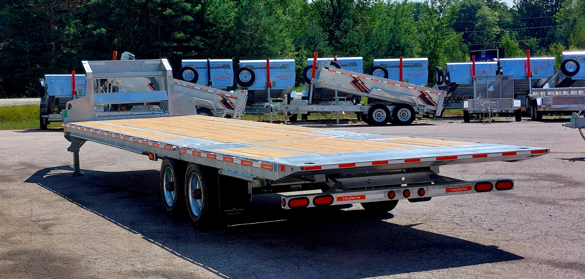New 102 X 22 + 10 GALVANIZED EQUIPMENT TRLR PWR BEAVERTAIL 2026 TRIUMPH