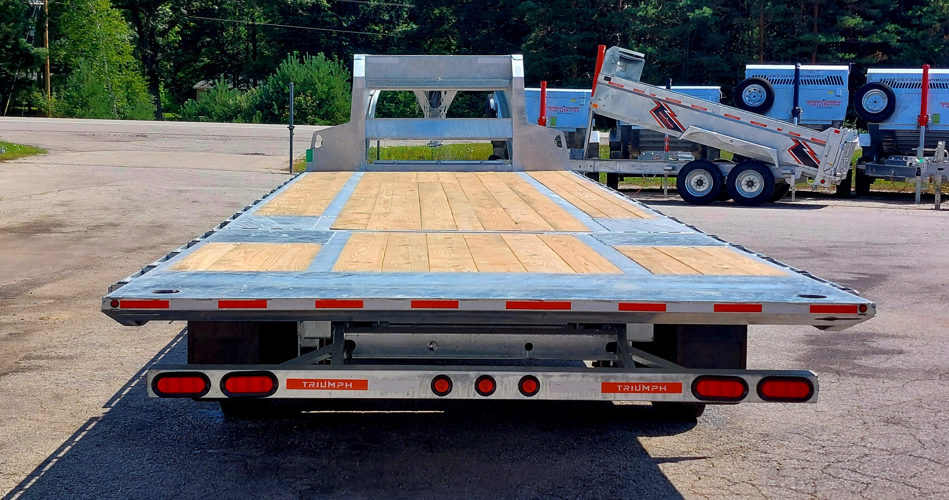 New 102 X 22 + 10 GALVANIZED EQUIPMENT TRLR PWR BEAVERTAIL 2026 TRIUMPH
