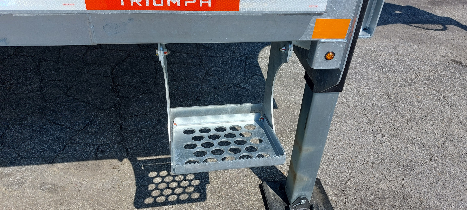New 102 X 22 + 10 GALVANIZED EQUIPMENT TRLR PWR BEAVERTAIL 2026 TRIUMPH