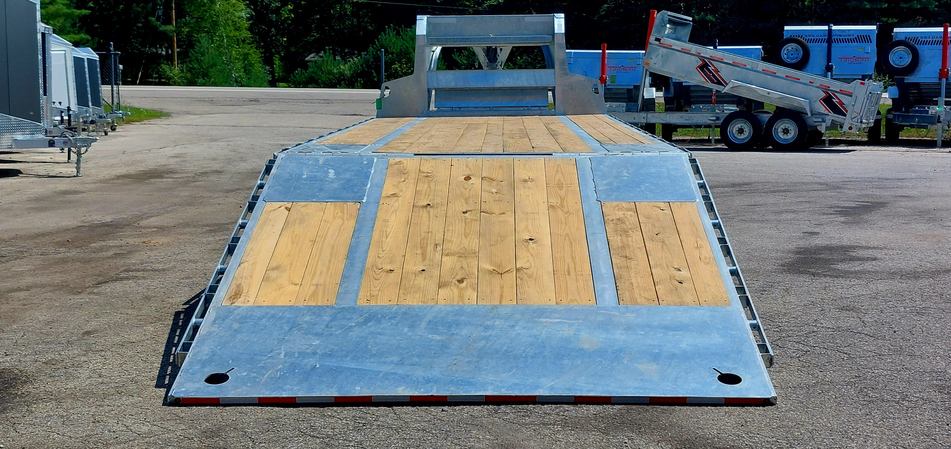 New 102 X 22 + 10 GALVANIZED EQUIPMENT TRLR PWR BEAVERTAIL 2026 TRIUMPH