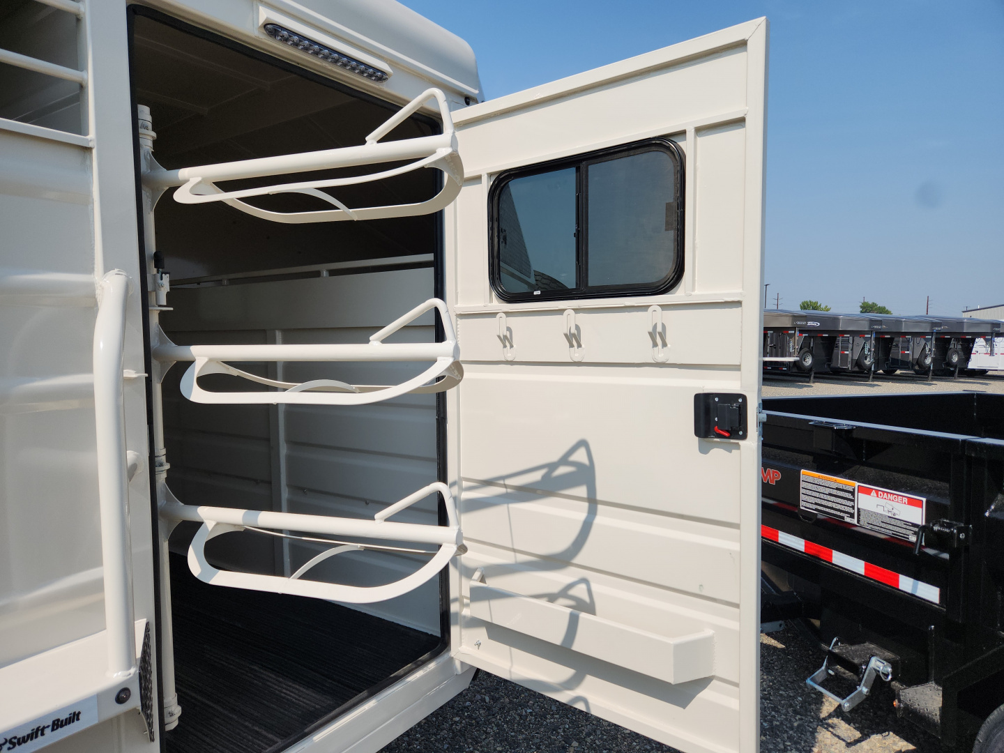 New 2025 Swift Built Trailers 20' STOCK/ STOCK COMBO