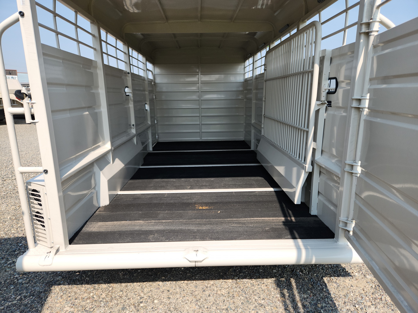New 2025 Swift Built Trailers 20' STOCK/ STOCK COMBO
